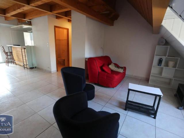 Appartement à louer 2 pièces 57.3m²