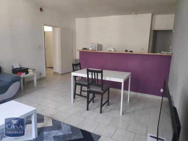 Appartement à louer 2 pièces 57.4m²