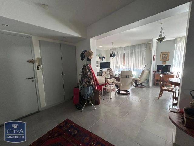 Appartement à louer 2 pièces 57.98m²