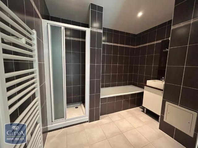 Appartement à louer 2 pièces 58.25m²