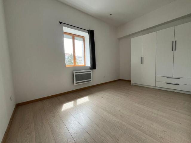 Appartement à louer 2 pièces • 50 m2 Charnay lès Mâcon