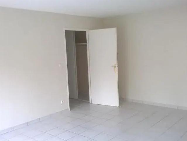Appartement à louer 2 pièces 53.71m²
