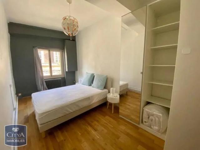 Appartement à louer 2 pièces 64.94m²