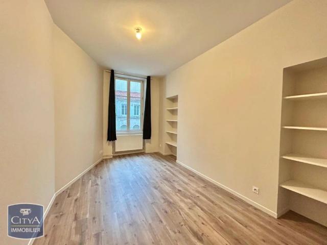 Appartement à louer 2 pièces 65.81m²