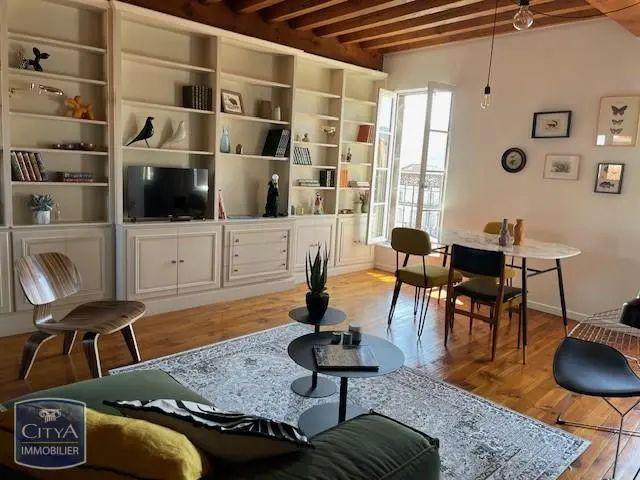 Appartement à louer 2 pièces 67.09m²