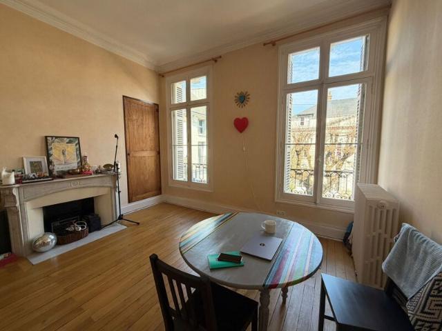 Appartement à louer 2 pièces • 68,64 m2 Tours