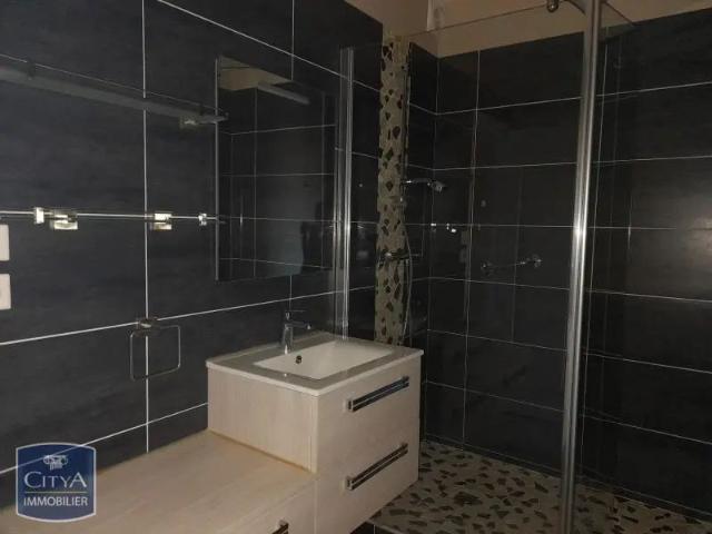 Appartement à louer 2 pièces 69.98m²