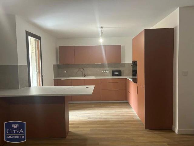 Appartement à louer 2 pièces 69m²