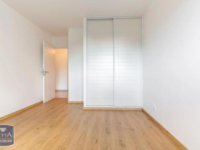Appartement à louer 2 pièces 61.8m²