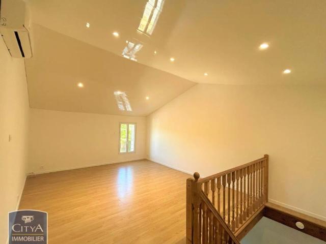 Appartement à louer 2 pièces 62.95m²