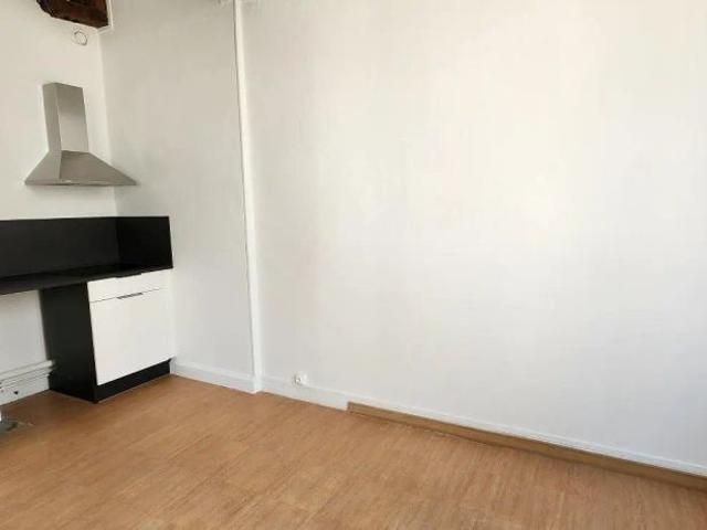 Appartement à louer 2 pièces 74.04m²