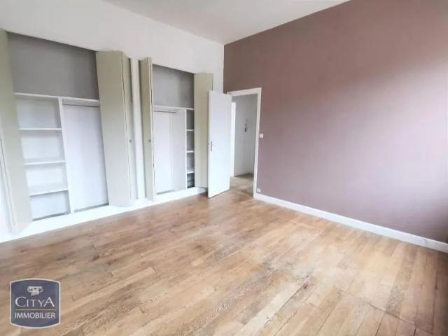 Appartement à louer 2 pièces 70.1m²