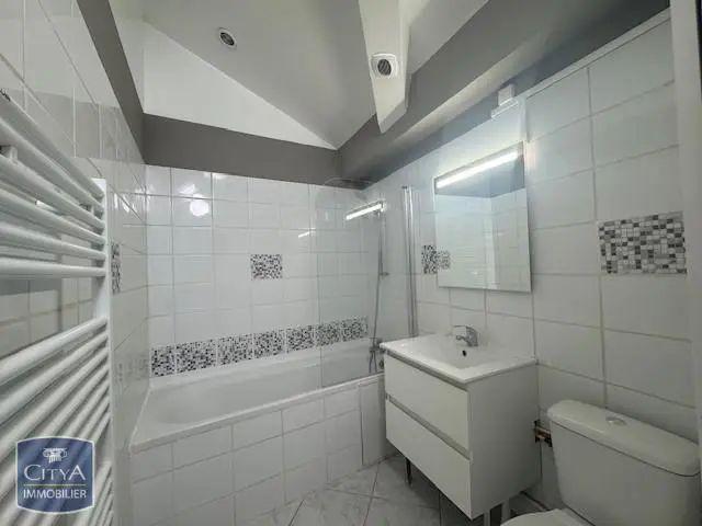 Appartement à louer 2 pièces 70.67m²