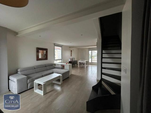 Appartement à louer 2 pièces 72m²