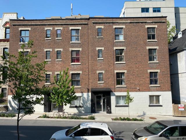 Appartement à Louer 3429 3431 Rue St Andre, Montréal 7 photos | Logis Québec
