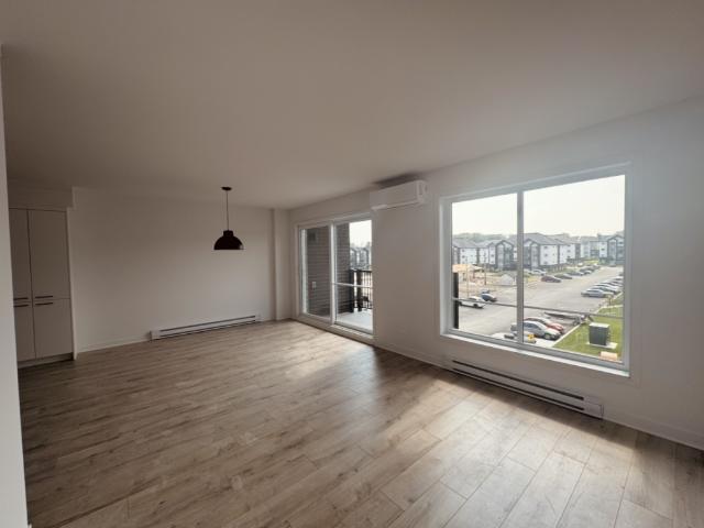 Appartement à Louer 352 rue Jean Paul Riopelle, Saint Jérôme 8 photos | Logis Québec