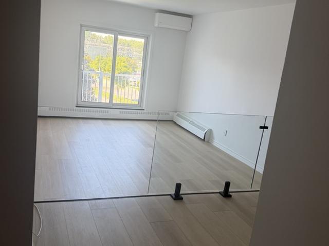 Appartement à Louer 3569 rue Rivard, Duvernay Laval 6 photos | Logis Québec