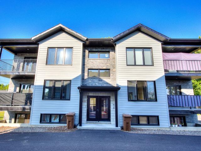 Appartement à Louer 3020 Rue Principale 2, Saint Zotique 17 photos | Logis Québec