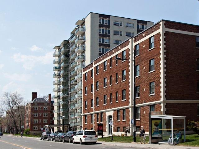Appartement à Louer 3025 Rue Sherbrooke Ouest, Montréal 18 photos | Logis Québec