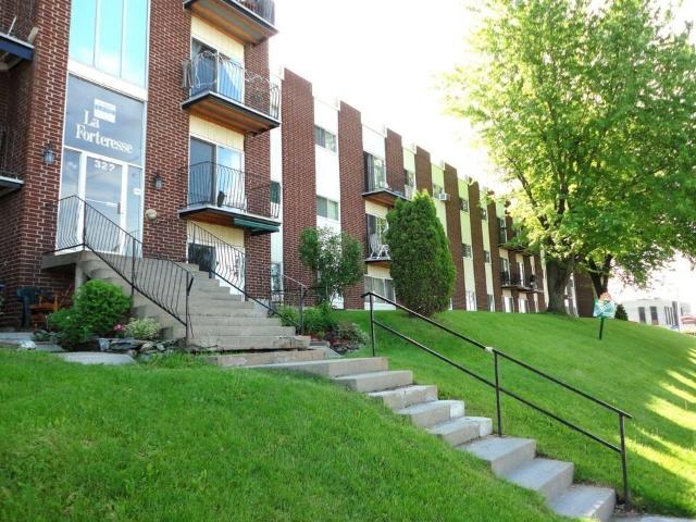 Appartement à Louer 322 12e avenue, Fleurimont Sherbrooke 10 photos | Logis Québec