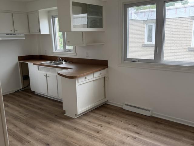 Appartement à Louer 3245 7e Rue, Chomedey Laval 10 photos | Logis Québec