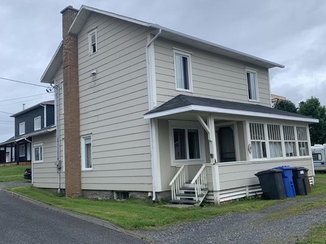Appartement à Louer 33,3ieme rue ouest, Sainte Anne des Monts 9 photos | Logis Québec
