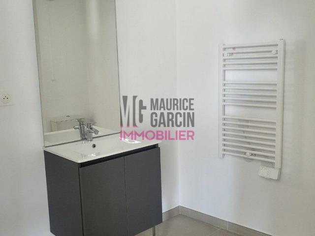 Appartement à louer, 3 pièces Monteux 84170