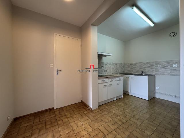 Appartement à louer, 3 pièces Blaye 33390