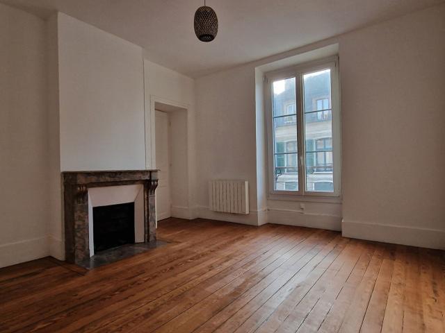 Appartement à louer, 3 pièces La Chapelle en Serval 60520