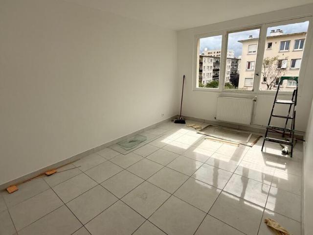 Appartement à louer 3 pièces • Le Blanc Mesnil