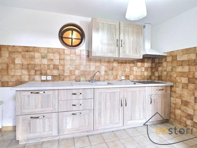 Appartement à louer, 3 pièces Trans en Provence 83720