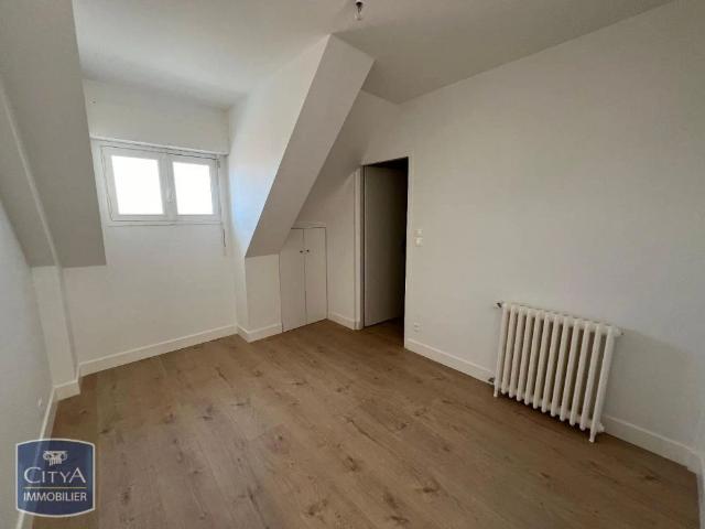 Appartement à louer 3 pièces 106.55m²