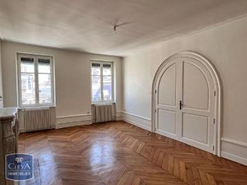 Appartement à louer 3 pièces 109.79m²
