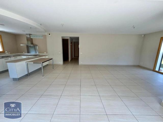 Appartement à louer 3 pièces 113.95m²