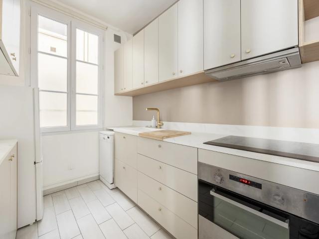 Appartement à louer 3 pièces 55,19 m² | Paris 75017 JOUFFROY D'ABBANS | 2 400 € | Junot