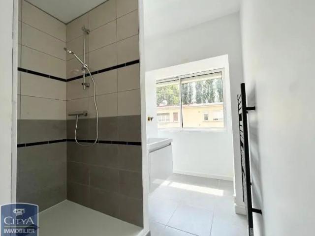 Appartement à louer 3 pièces 56.14m²