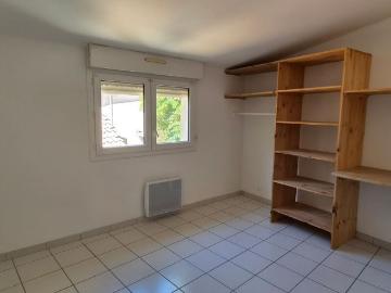 Appartement à louer 3 pièces • 65 m2 Villeveyrac