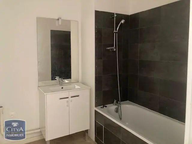 Appartement à louer 3 pièces 65.75m²