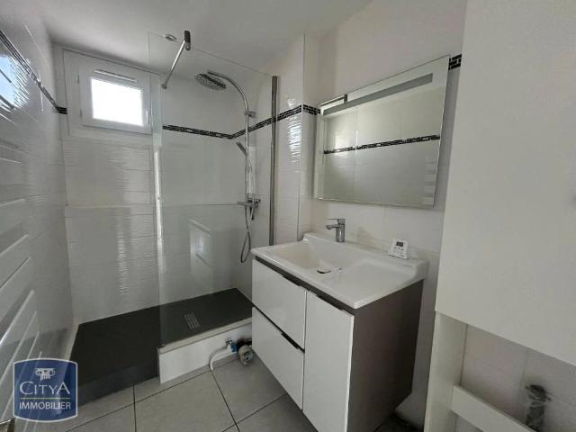 Appartement à louer 3 pièces 65m²