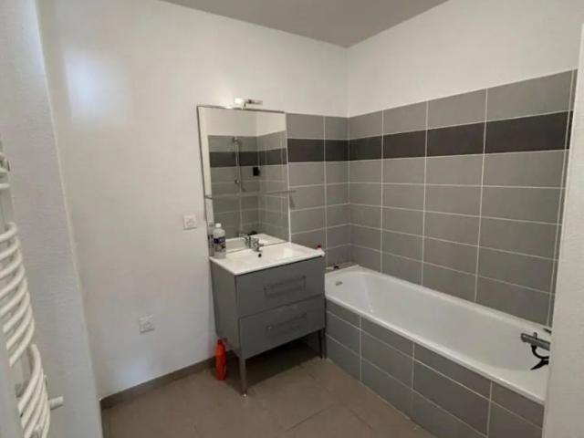 Appartement à louer 3 pièces 66.99m²