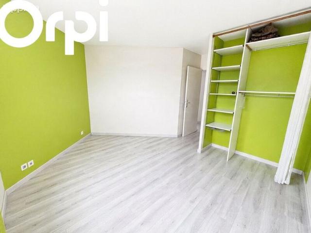 Appartement à louer 3 pièces • 68,69 m2 Élancourt