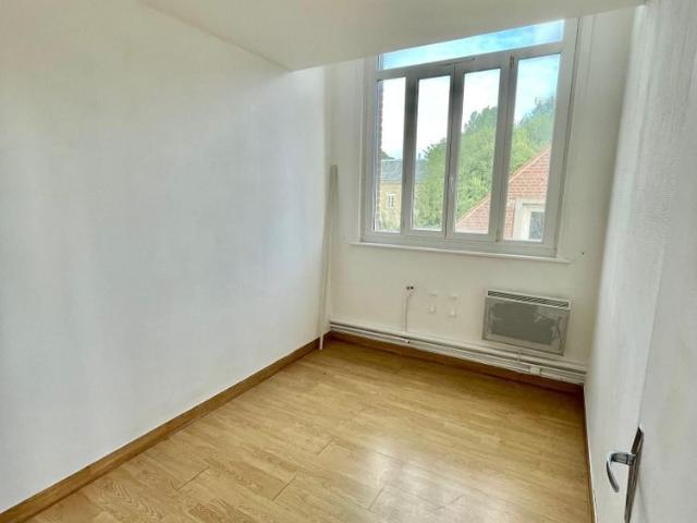 Appartement à louer 3 pièces 60 m2 CAFFIERS 62