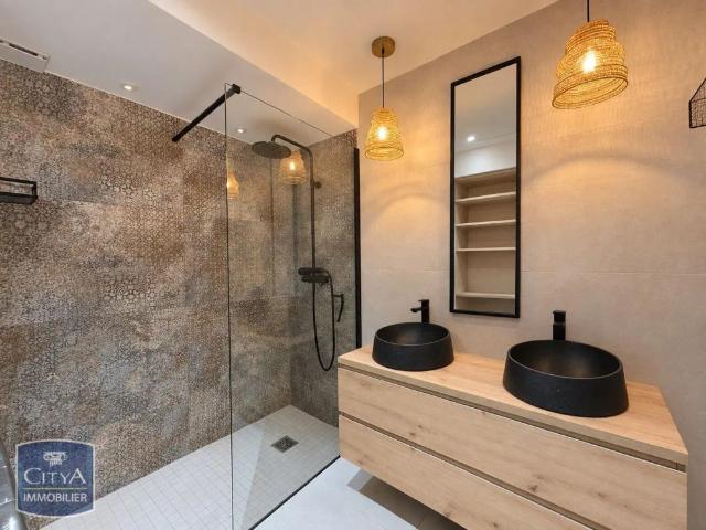 Appartement à louer 3 pièces 61.4m²