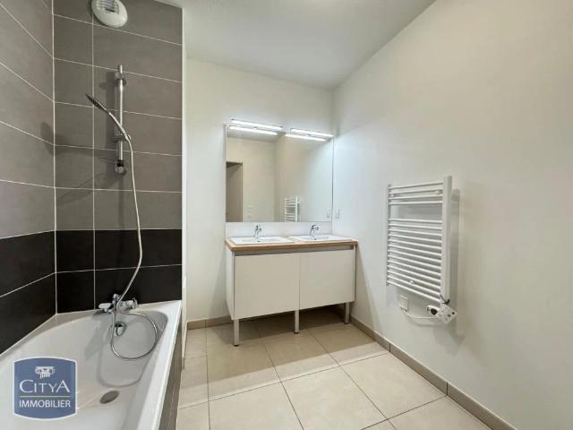Appartement à louer 3 pièces 61.8m²