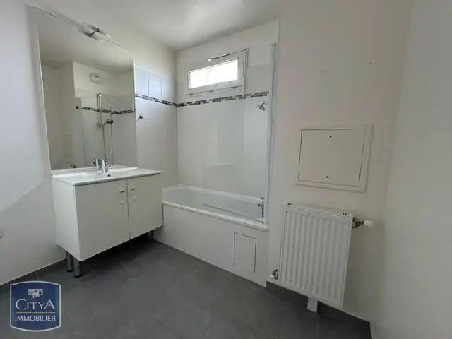 Appartement à louer 3 pièces 61.8m²