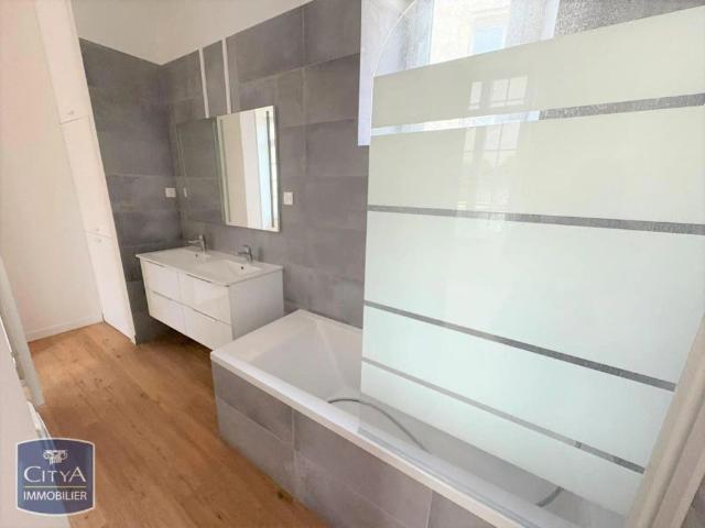 Appartement à louer 3 pièces 61.98m²