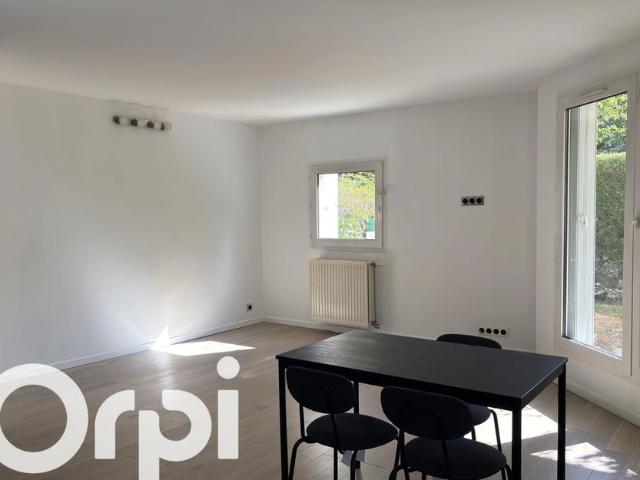 Appartement à louer 3 pièces • 63,81 m 2 Élancourt