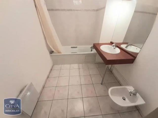 Appartement à louer 3 pièces 74.2m²