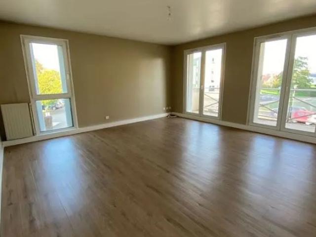 Appartement à louer 3 pièces • 75,23 m 2 Margny lès Compiègne