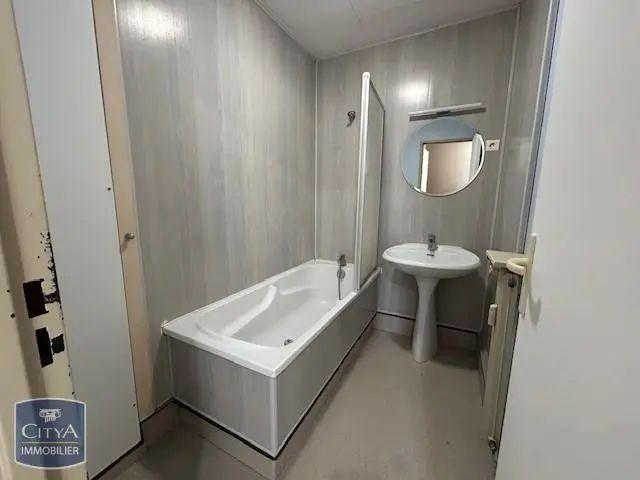 Appartement à louer 3 pièces 75.6m²